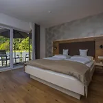 Krone Am Fluss -