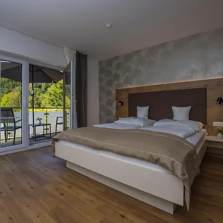 Krone Am Fluss -